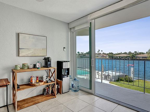 5th image of 801 N Riverside Drive #4b