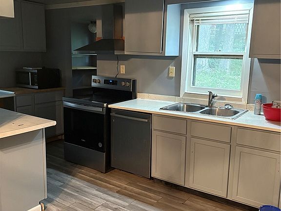 5th image of 4320 Oak Dr