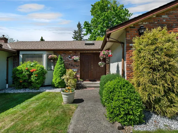1930 Gillian Pl, Campbell River, BC V9W 6B6