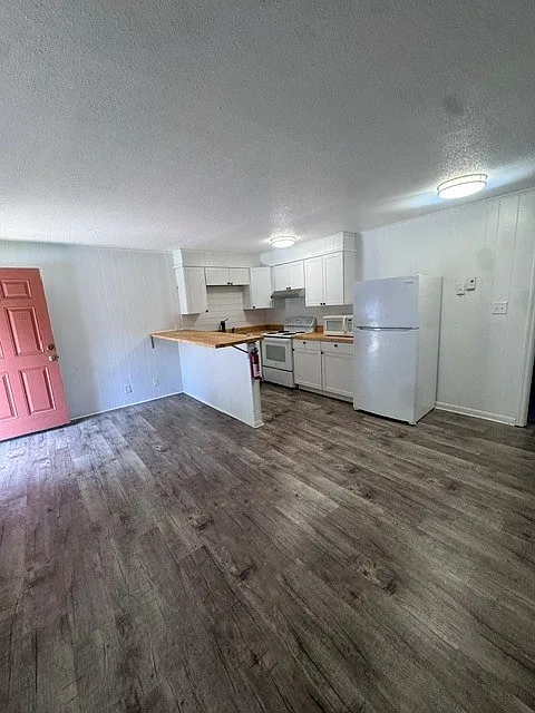 3014 Forestdale Ave — Photo 2