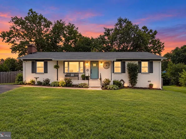 714 Scott Dr, Fredericksburg, VA 22405