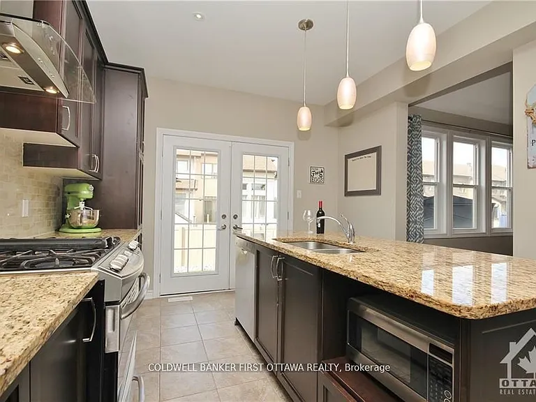505 Bretby Cres — Photo 8