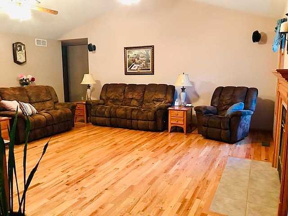 3rd image of 532 Turnberry Dr