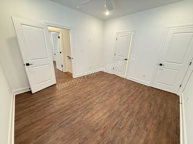 616 Cottage Grove Cir — Photo 20