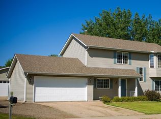 708 S Maple St, Belle Plaine, MN 56011
