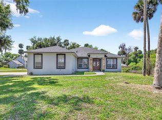 28931 Beauclaire Dr, Tavares, FL 32778