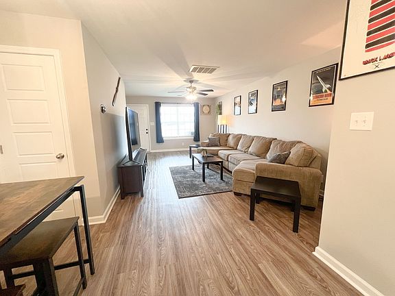 4th image of 645 Stowe Ct