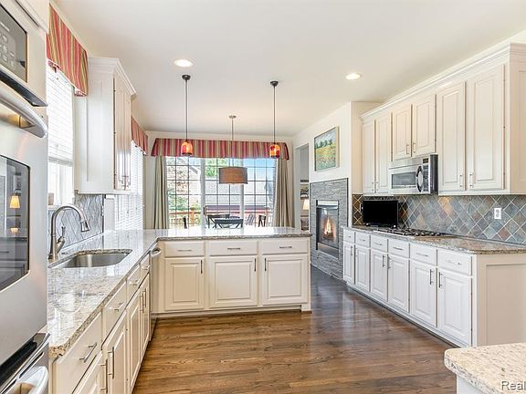 5th image of 6186 Stonewood Dr