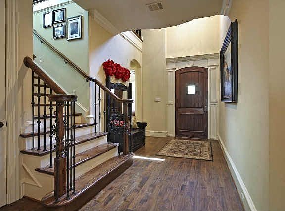 2nd image of 6159 Belmont Ave