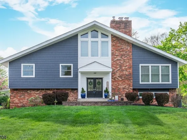 2 Red Barn Ln, Randolph Twp., NJ 07869