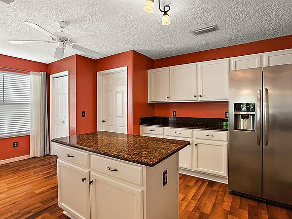 4th image of 1904 Augustine Dr