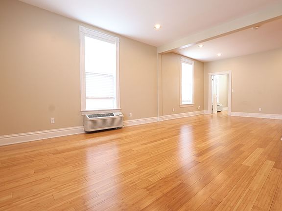 3rd image of 1822 Marconi Ave APT A