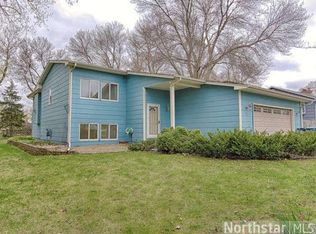 25 Pleasant View Rd, Chanhassen, MN 55317