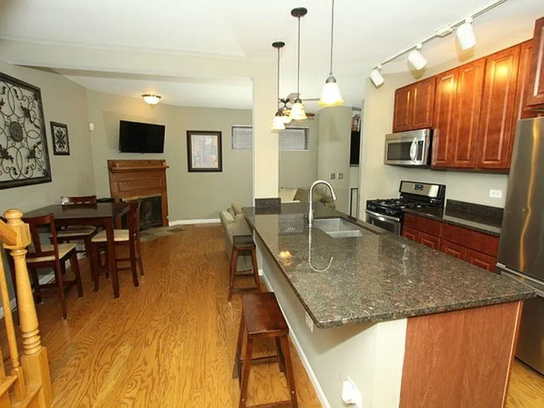 2643 N Southport Ave #E — Photo 4