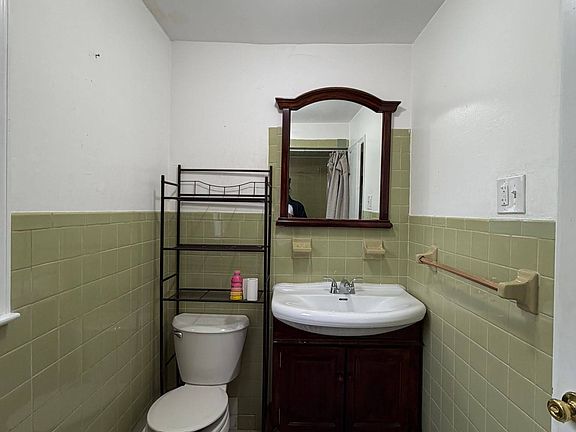5th image of 201 39th St Floor 1