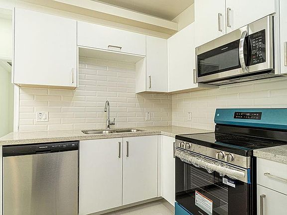 5th image of 901 Yuma Ave #801