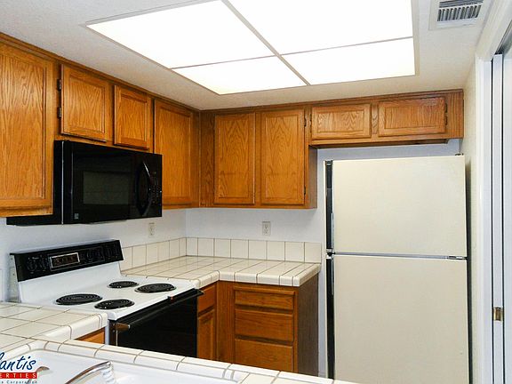 5th image of 1040 Summerplace Dr