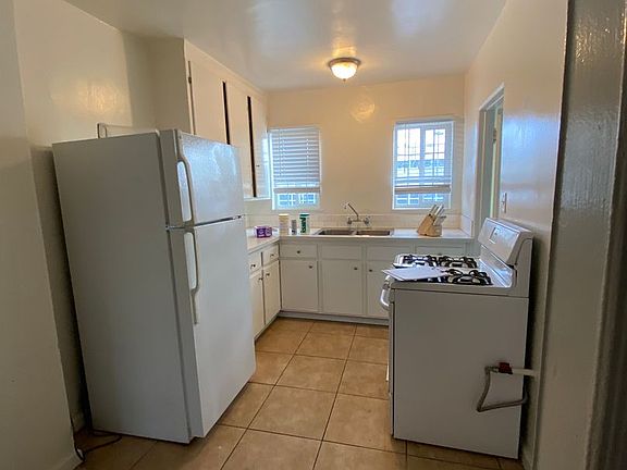 4th image of 5920 Melrose Ave #5928-5