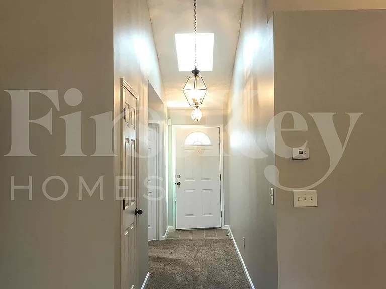 7852 Catskills Ct — Photo 14