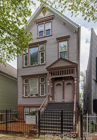 1521 W Barry Ave #2 — Photo 4