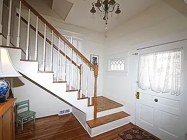 Entryway - 1203 Woodrow St