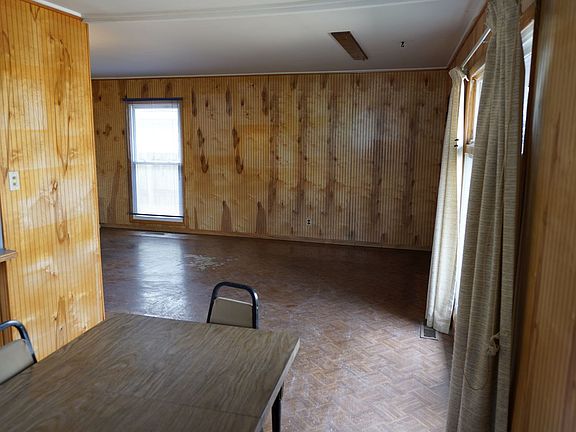 4th image of 19 Helm Rd