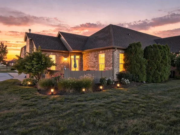 2379 Saddle Dr, Shelbyville, IN 46176