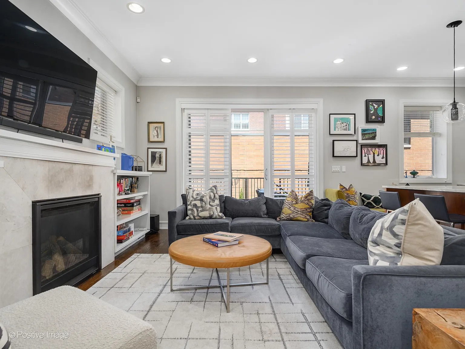3 bed, 2.5 bath, 1830 sqft, $7,000 — Photo 2