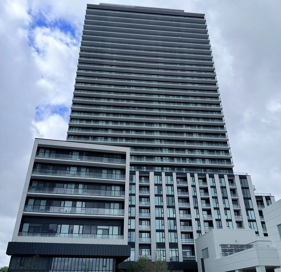 3 bed, $4,380 — Photo 1
