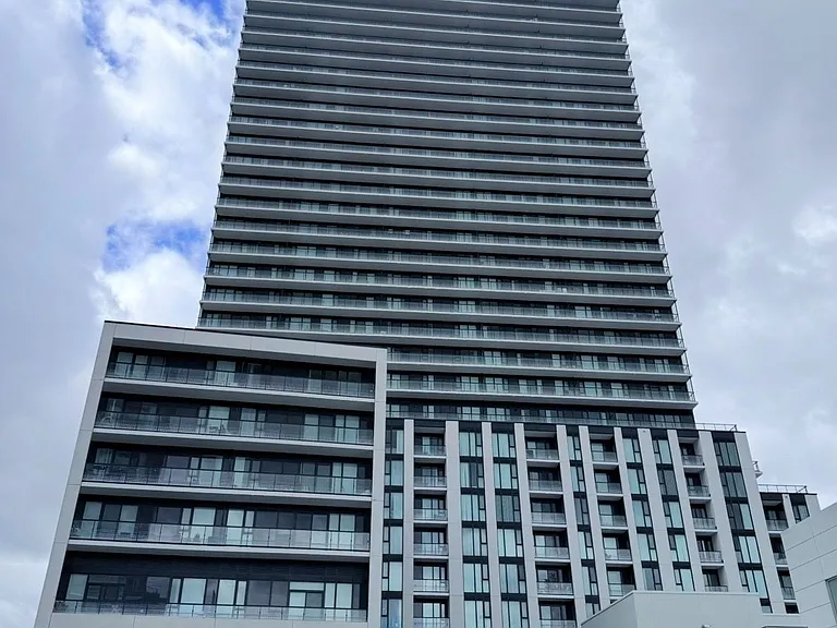 5858 Yonge St #Townhouse 01 — Photo 1