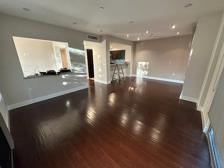 1666 Greenfield Ave #102 — Photo 7