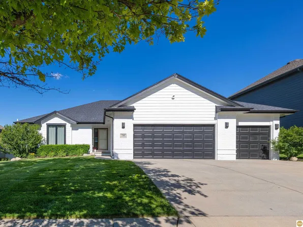 7501 N 155th Ter, Bennington, NE 68007
