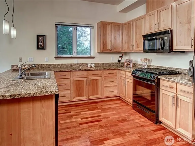 375 Kirkland Ave #325 — Photo 6