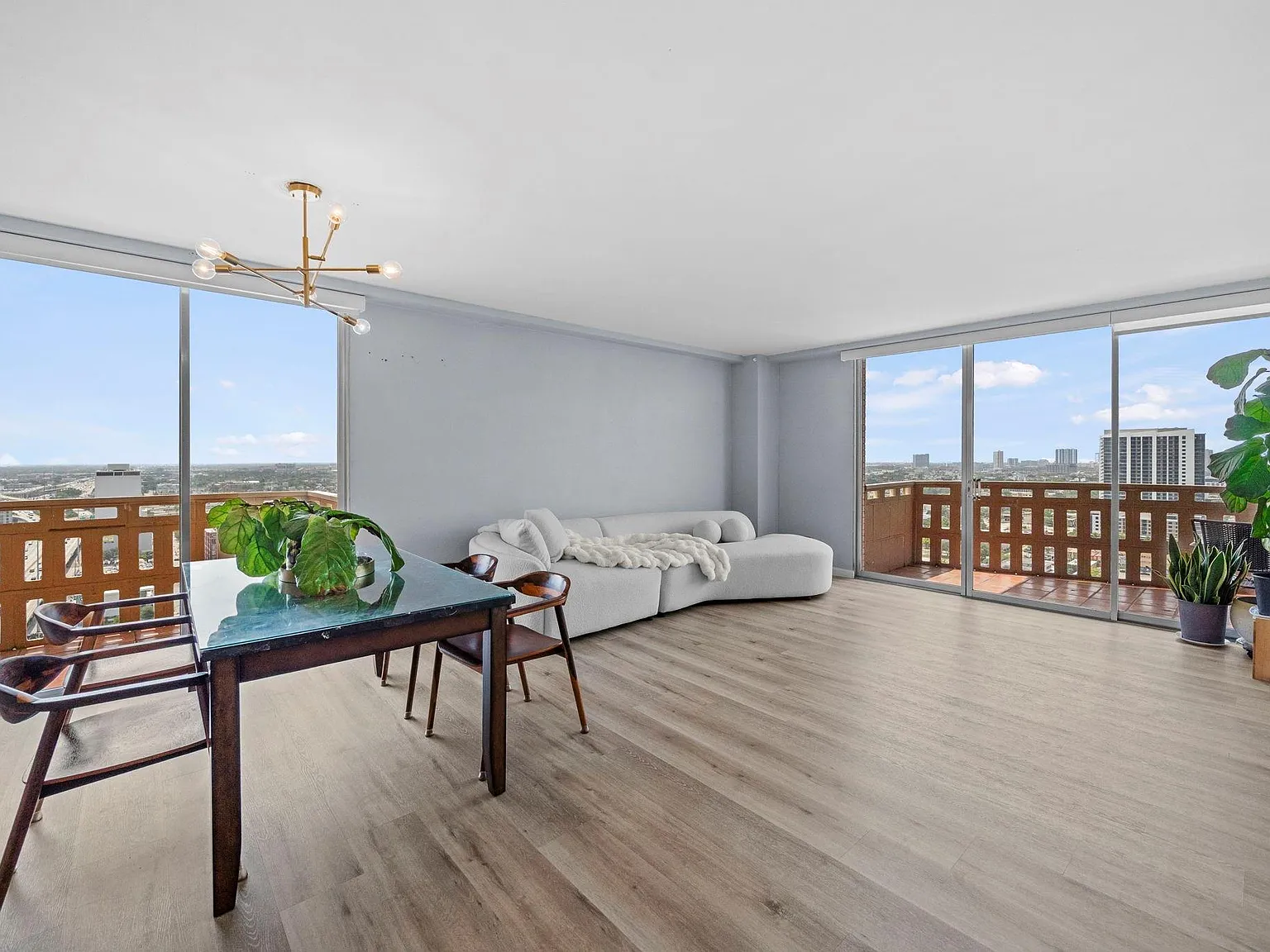 2 bed, 2.0 bath, 1145 sqft, $2,600 — Photo 1