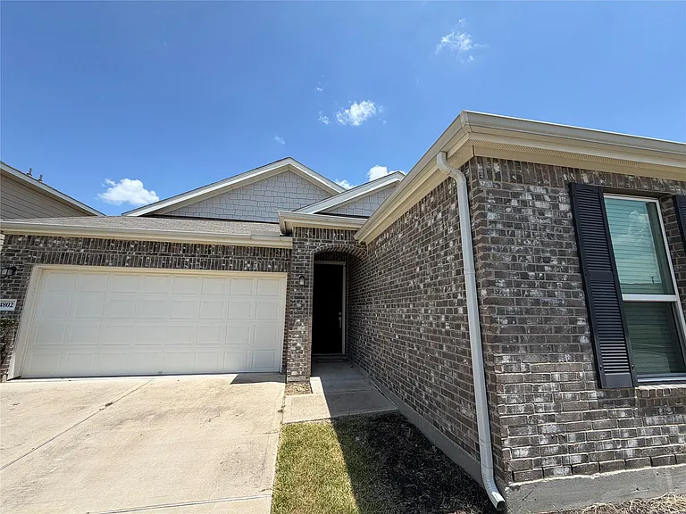 4802 Greenfield Springs Ln — Photo 1