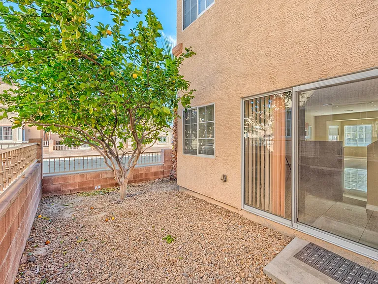 9926 Star Lake Ave — Photo 15