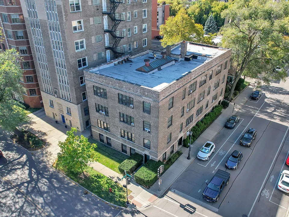 602 Lake St