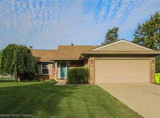 45781 Heatherwoode Ln, Macomb, MI 48044