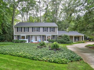 1228 Oakhampton Rd, Holland, MI 49424