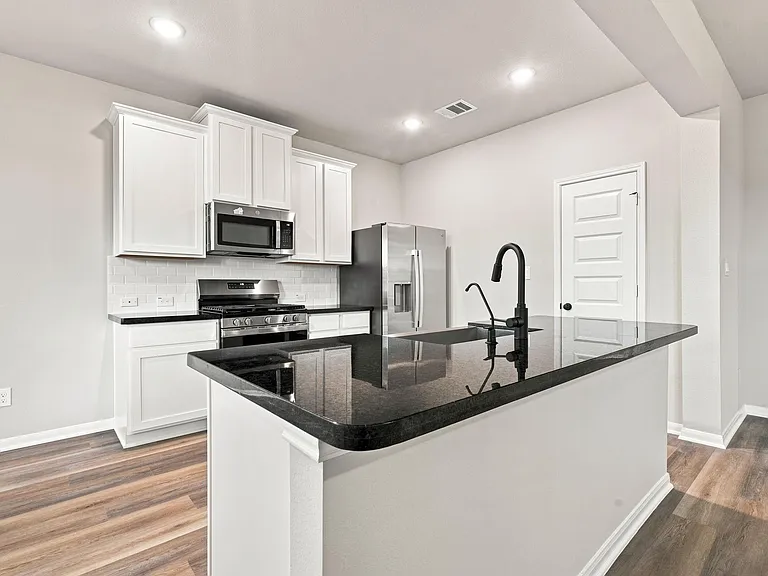 18518 Karlynn St — Photo 11
