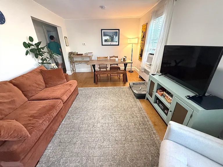 16 Berkeley St #2 — Photo 2