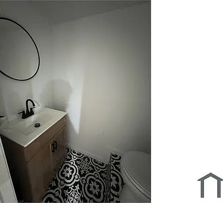 327 W 21st St — Photo 5