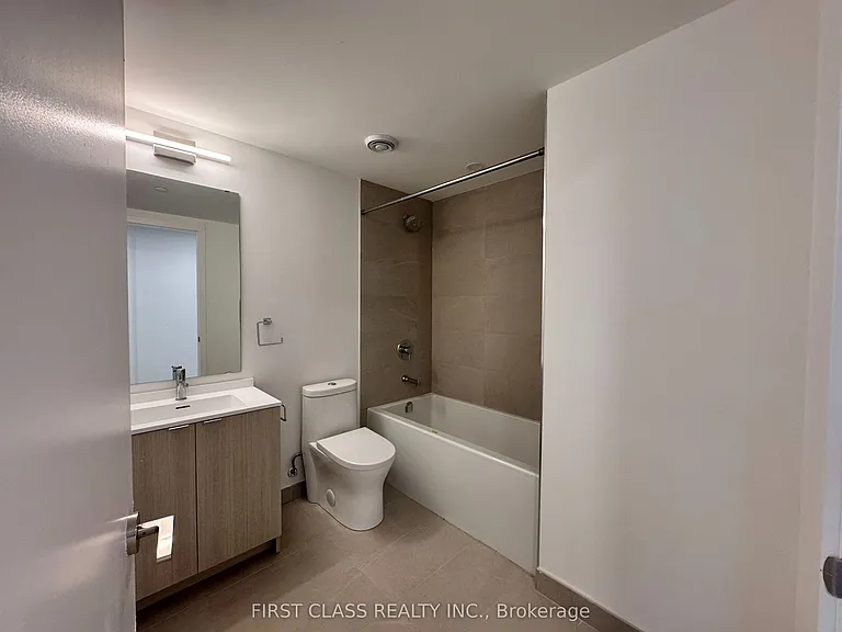 100 Queen St E #3502 — Photo 4