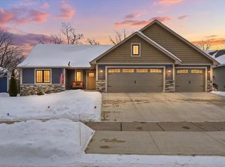 265 Vista Cir, River Falls, WI 54022