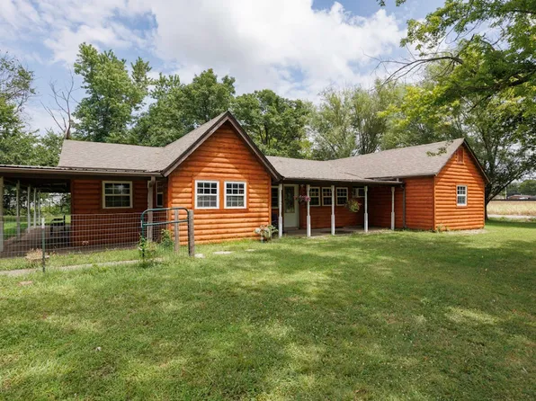 642 S Mississippi St, Nowata, OK 74048