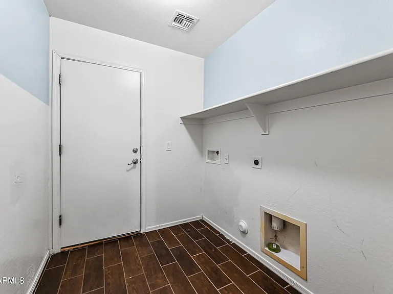 41284 W Cahill Dr — Photo 25