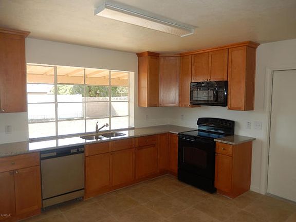 3rd image of 3435 W Sweetwater Ave