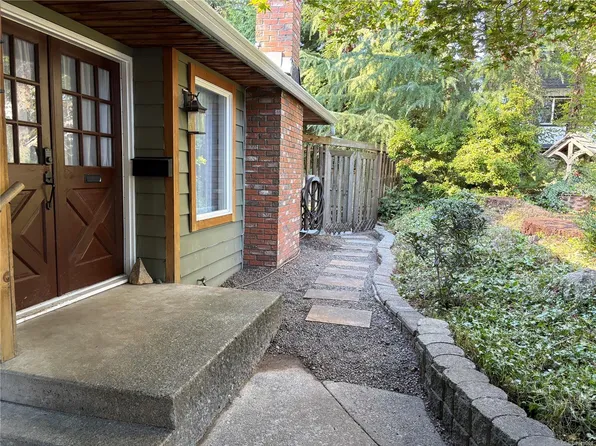 254 Fawn Rd, Campbell River, BC V9W 5L7