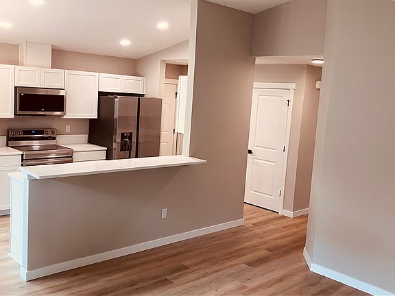 2nd image of 2302 Maple St #B