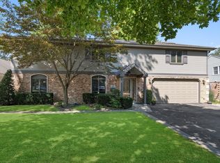 310 S Bristol Ln, Arlington Heights, IL